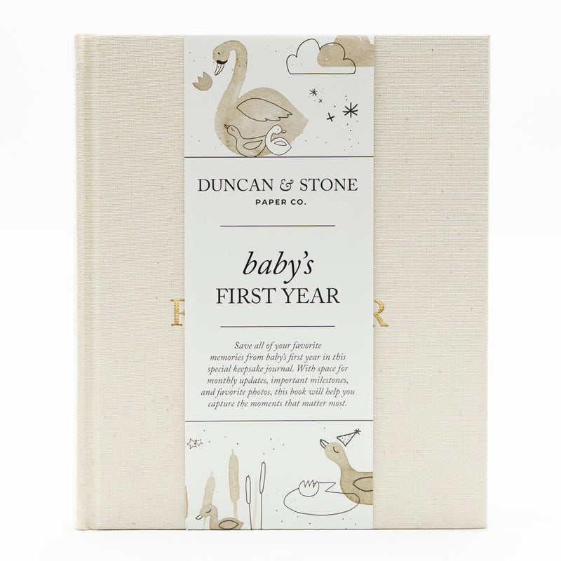 DUNCAN & STONE PAPER CO. كتاب السنة الأولى للطفل - كتاب ذكريات موروث لتوثيق اللحظات المهمة، الصور المفضلة والمزيد - كتب الحمل (كريم، 112 صفحة) - Image 1